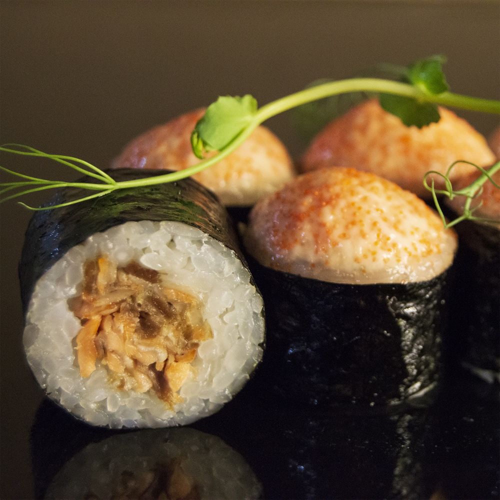 Малый запеченный с жареным лососем