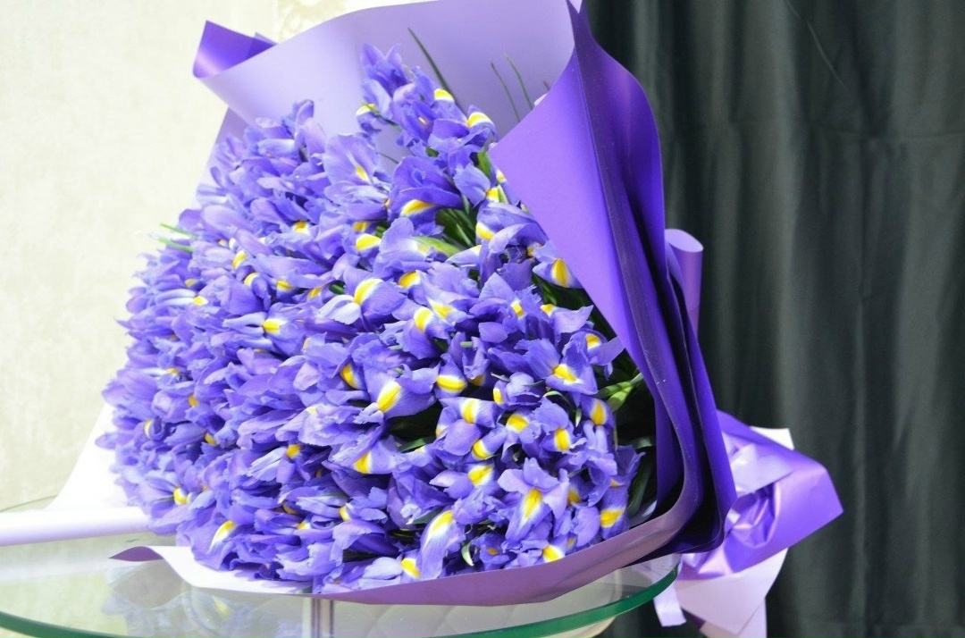 Букет из Фиолетовых Ирисов