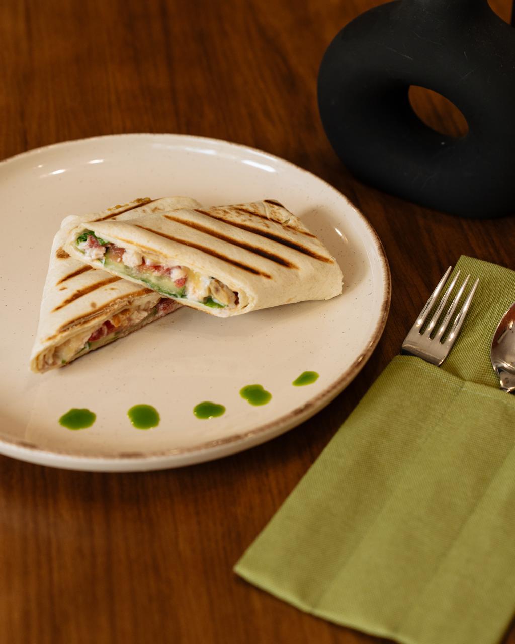 Цезарь ролл с курицей 