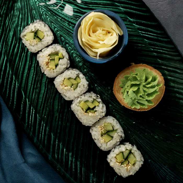 Маки с огурцом