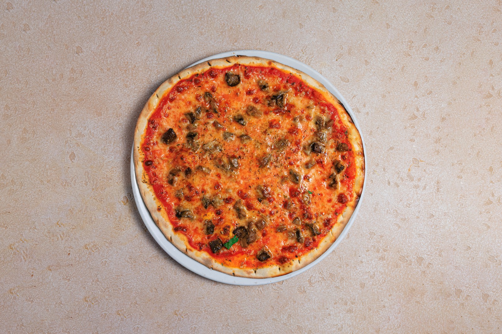 Пицца с белыми грибами