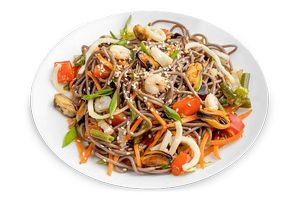 Соба с морепродуктами и сливочным кимчи