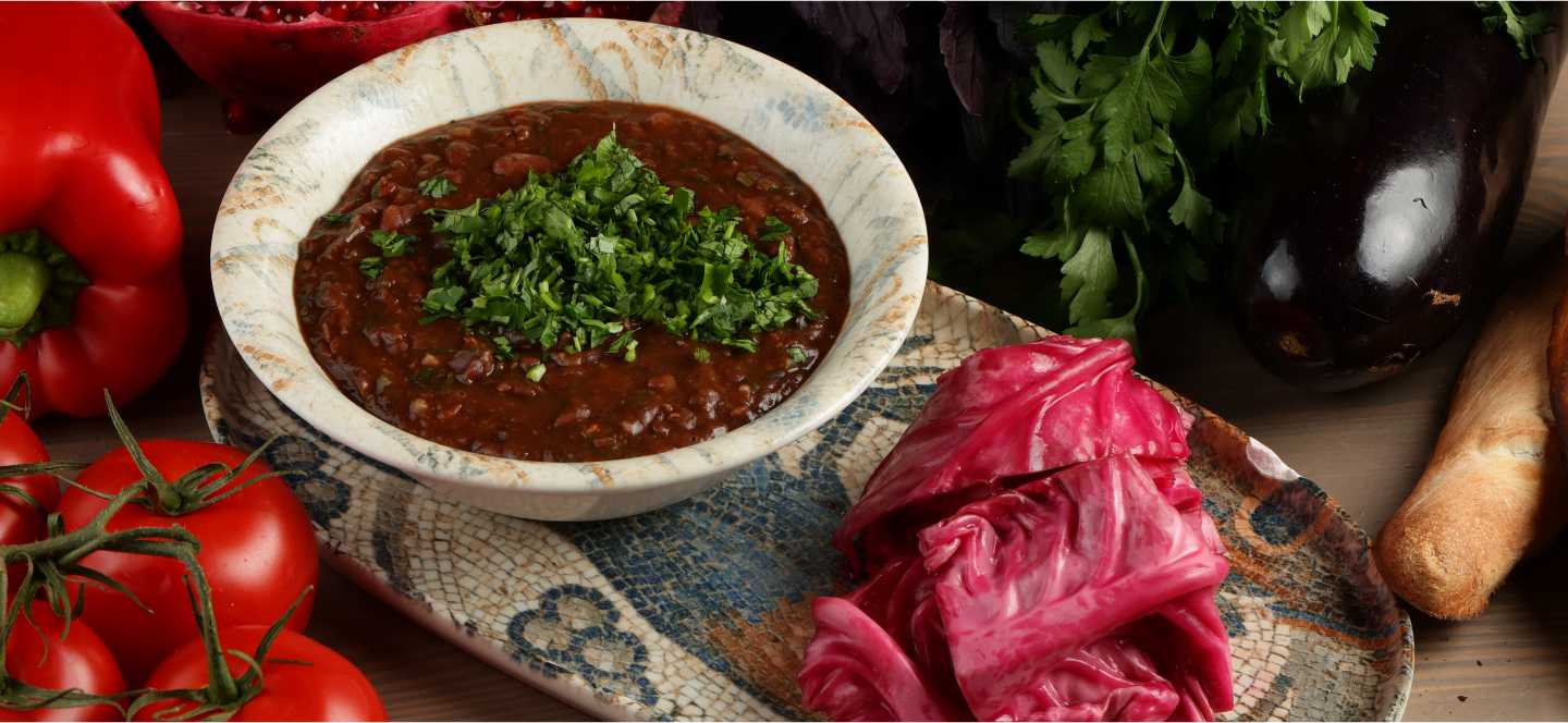 Грузинский лобио с фасолью, зеленой аджикой и сельдереем (Грузия)