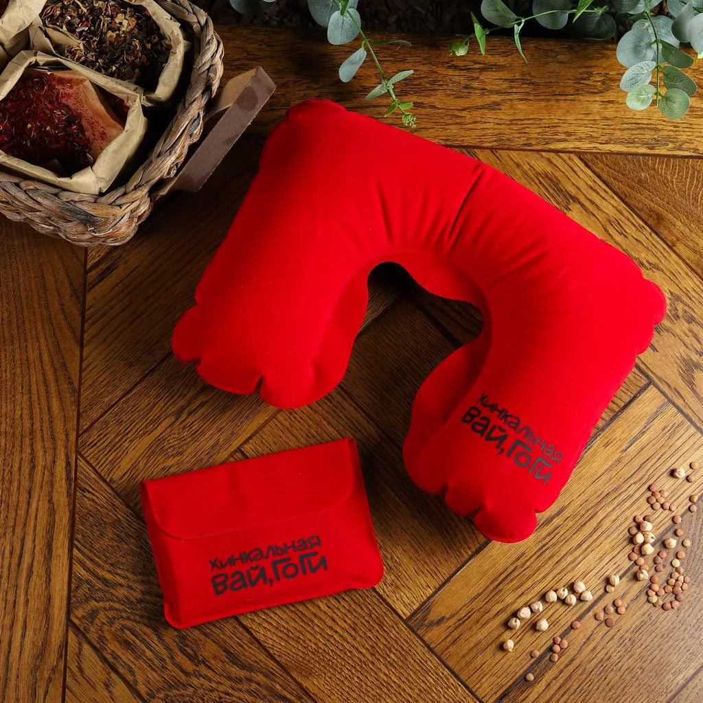 Подушка под шею красная