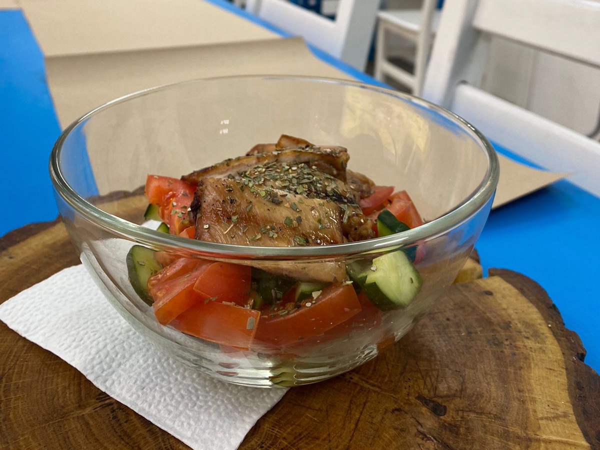 Салат с курицей