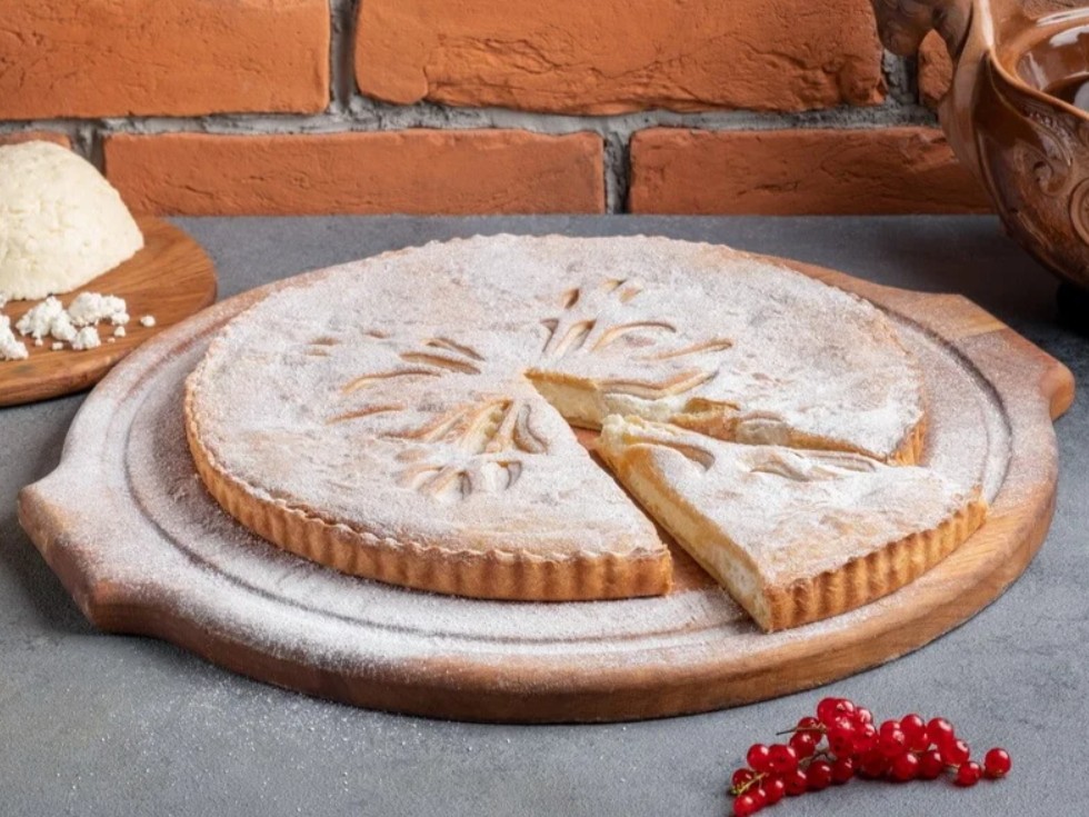 Пирог с творогом и брусникой 1500 гр