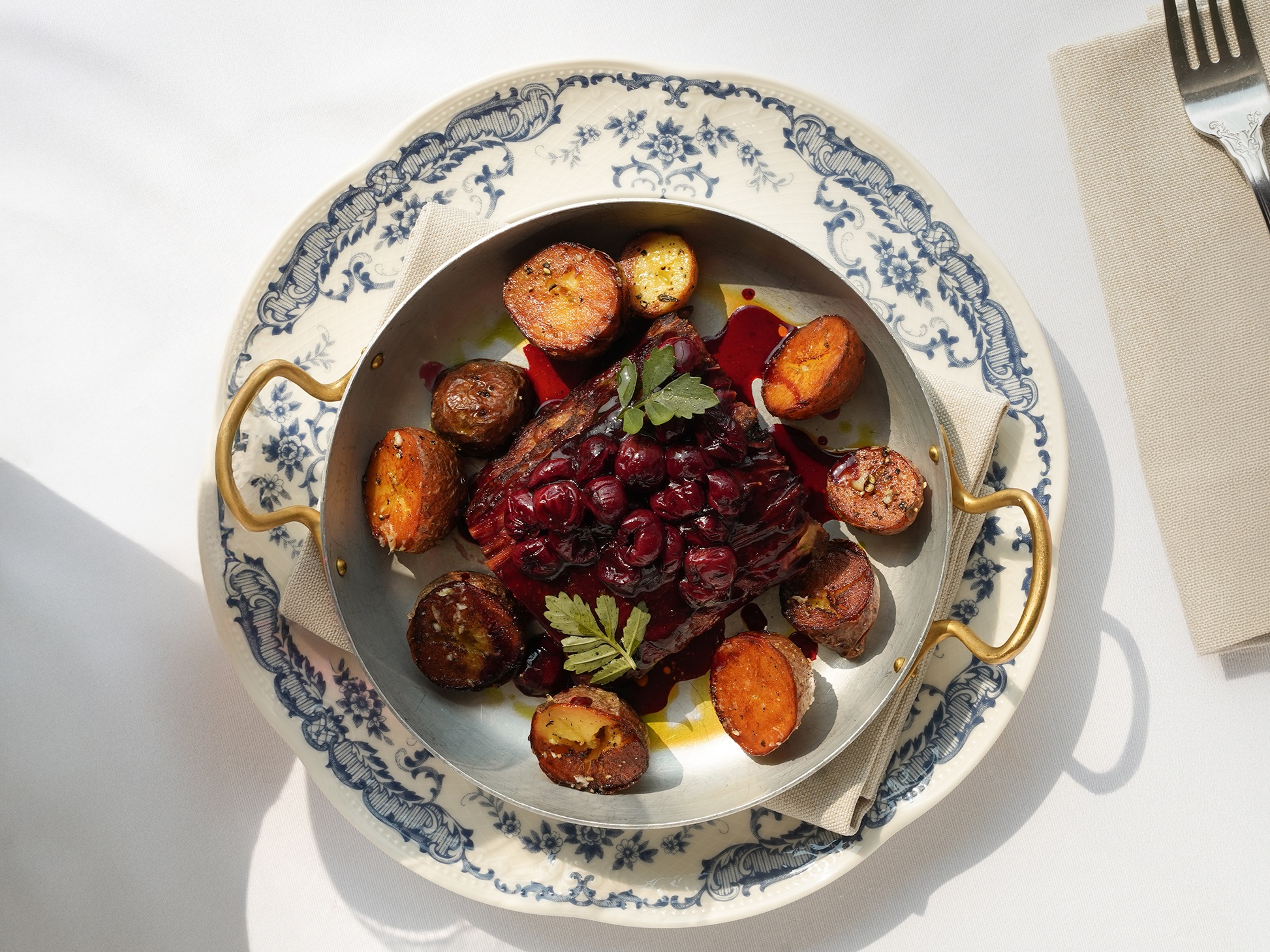 Свиные ребра с вишневым барбекю