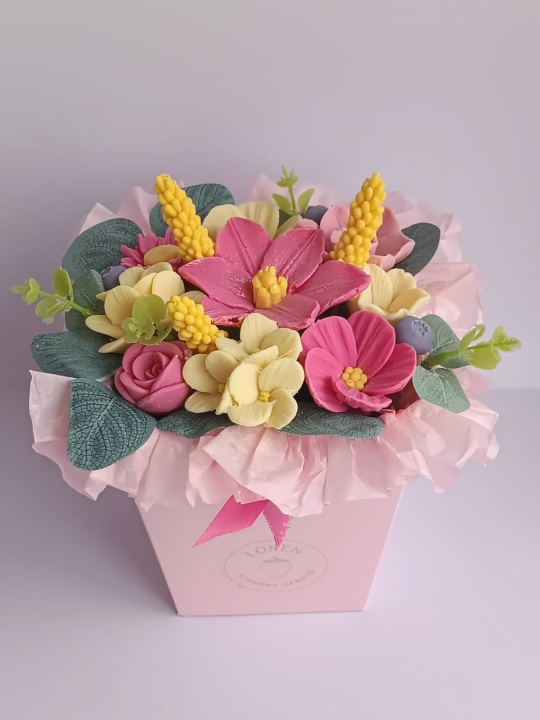 Трапеция с шоколадными цветами