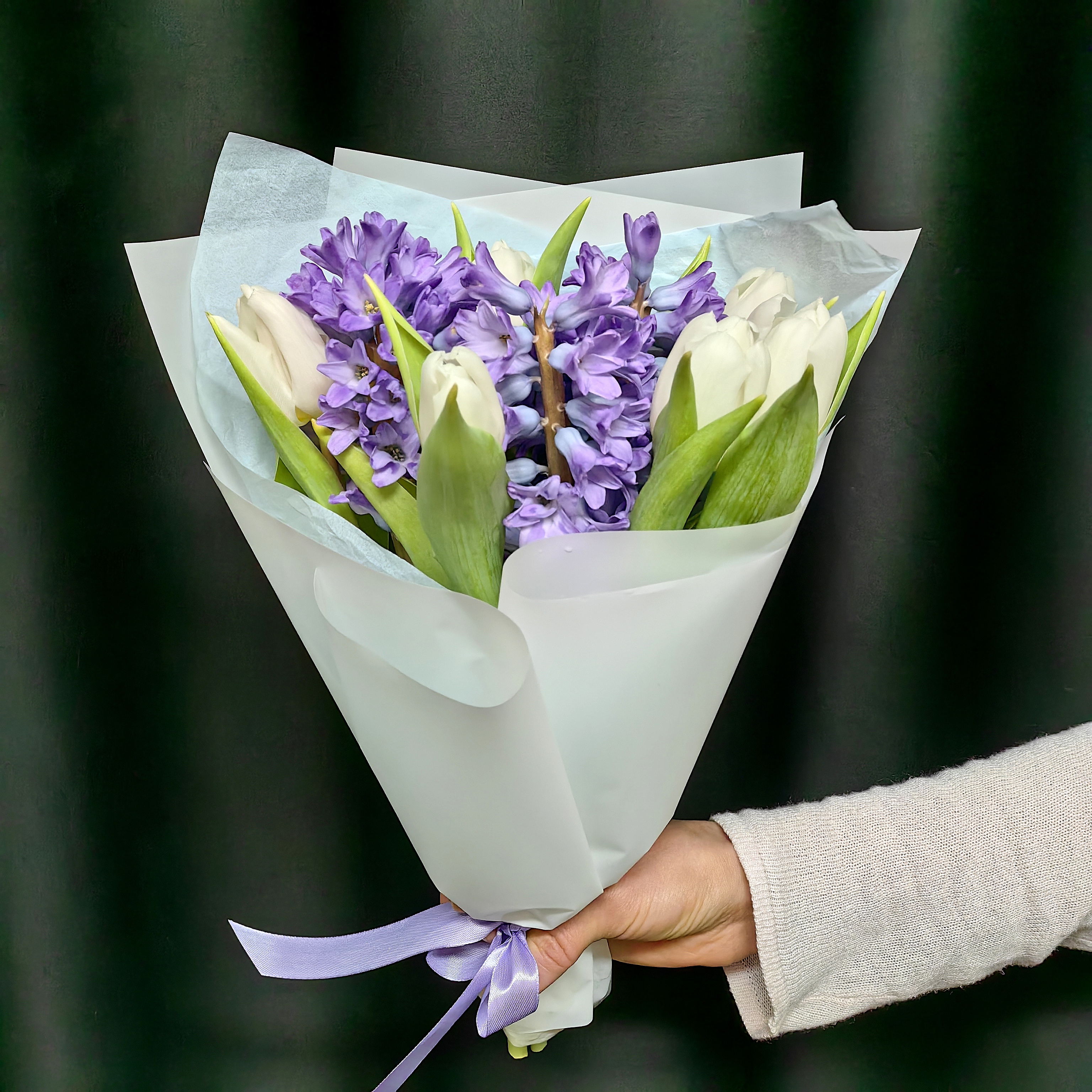 Весенний букет из гиацинтов и тюльпанов (код 454)