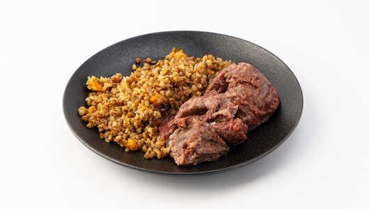 Щечки томленые с гречкой