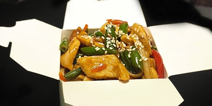 Wok с курицей