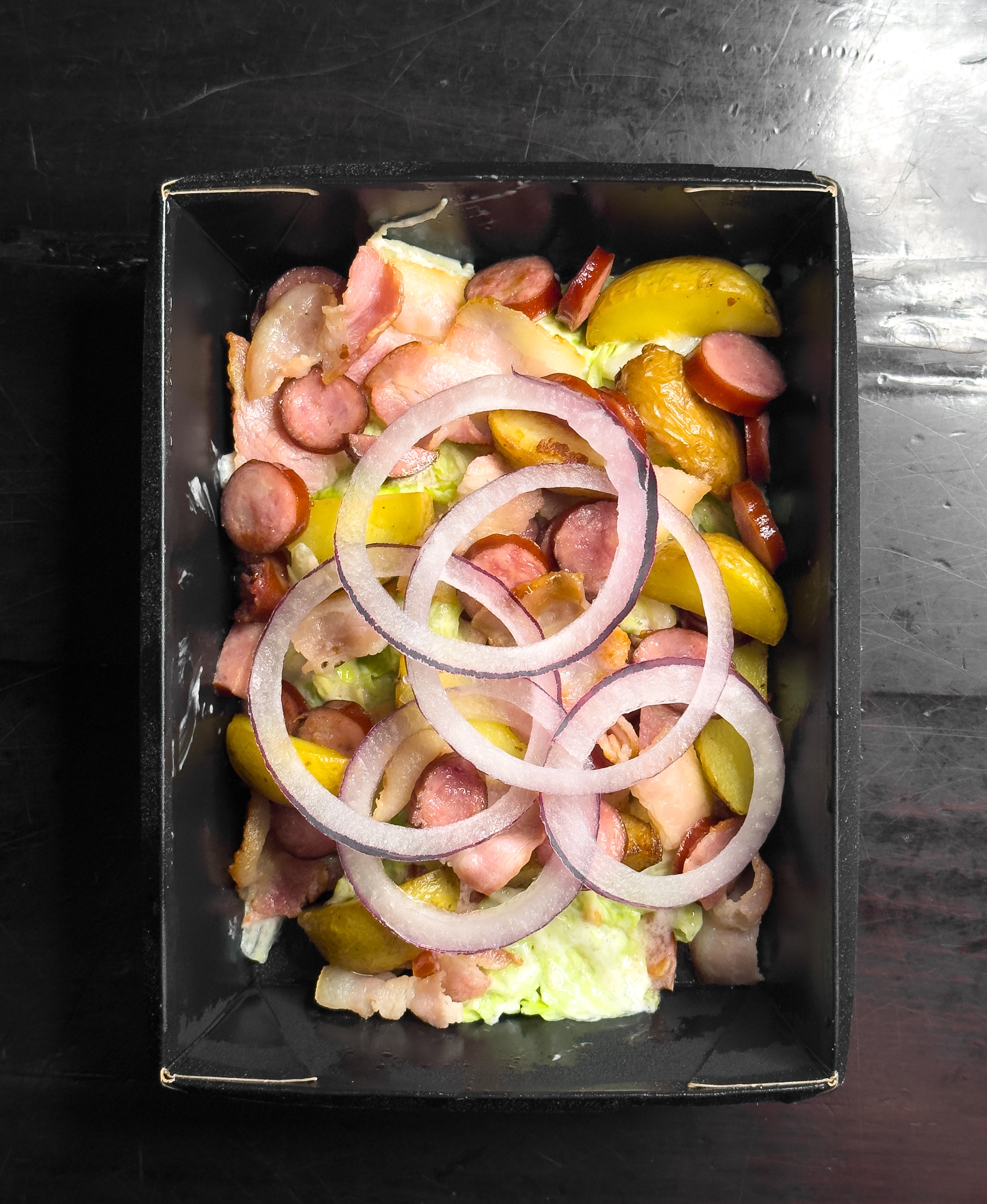 Теплый салат с бюргерскими колбасками