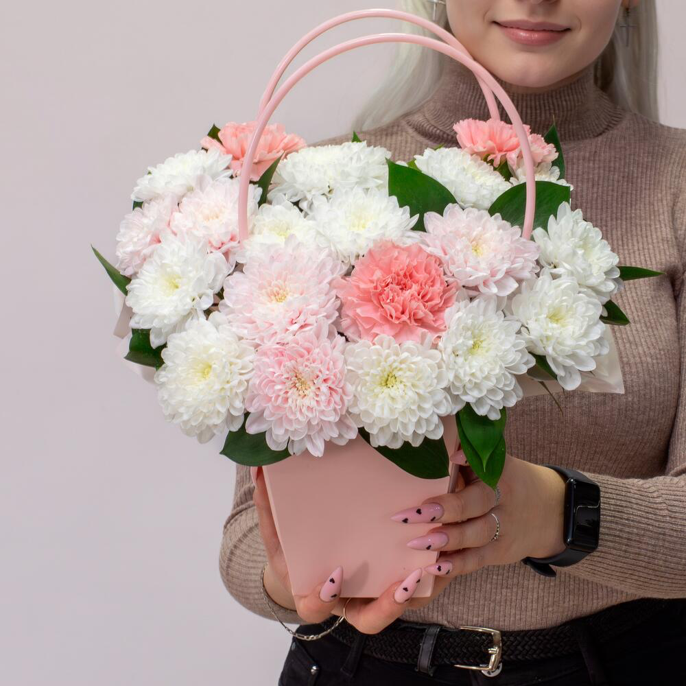 Сумочка из диантус и хризантем. Арт.208