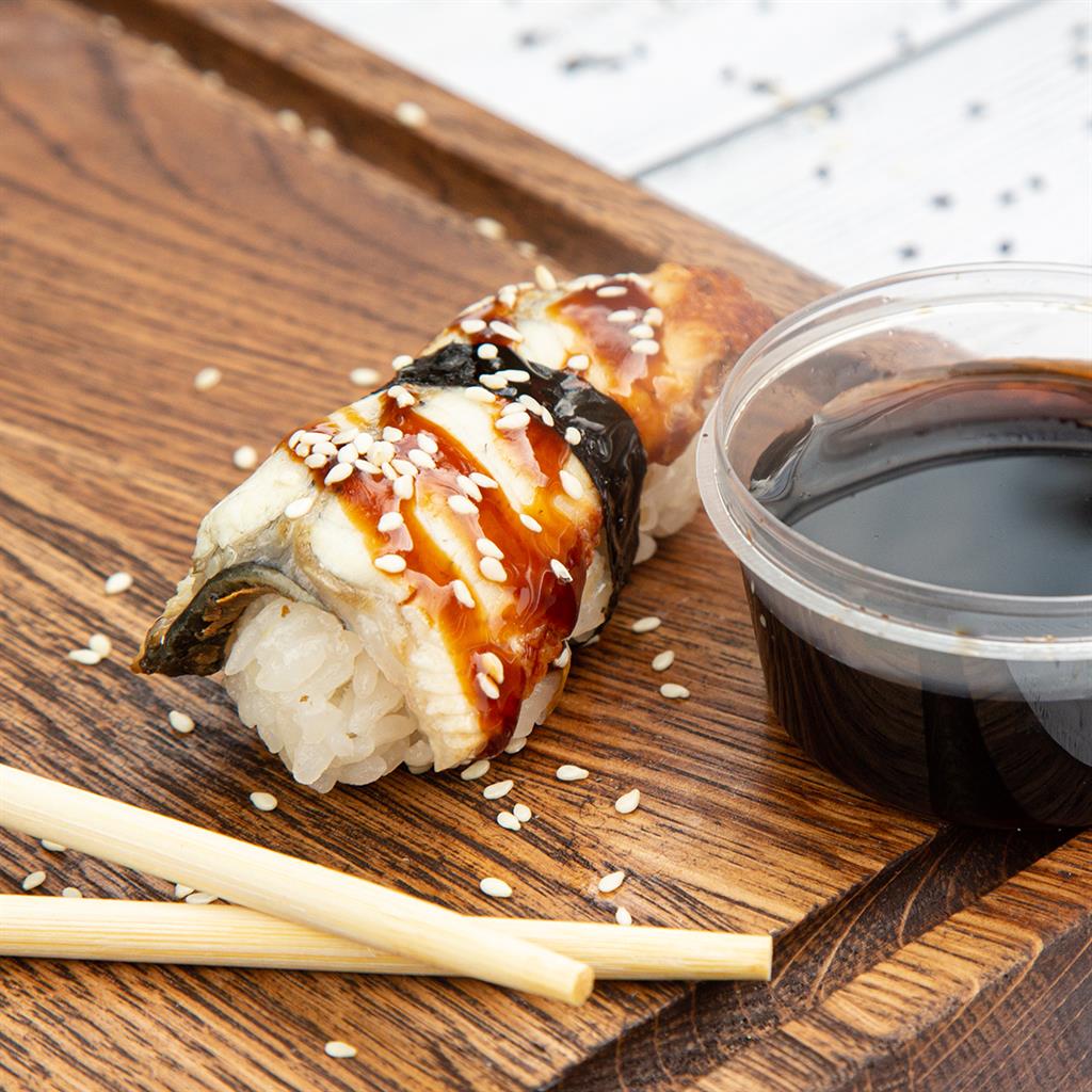 Суши с угрём