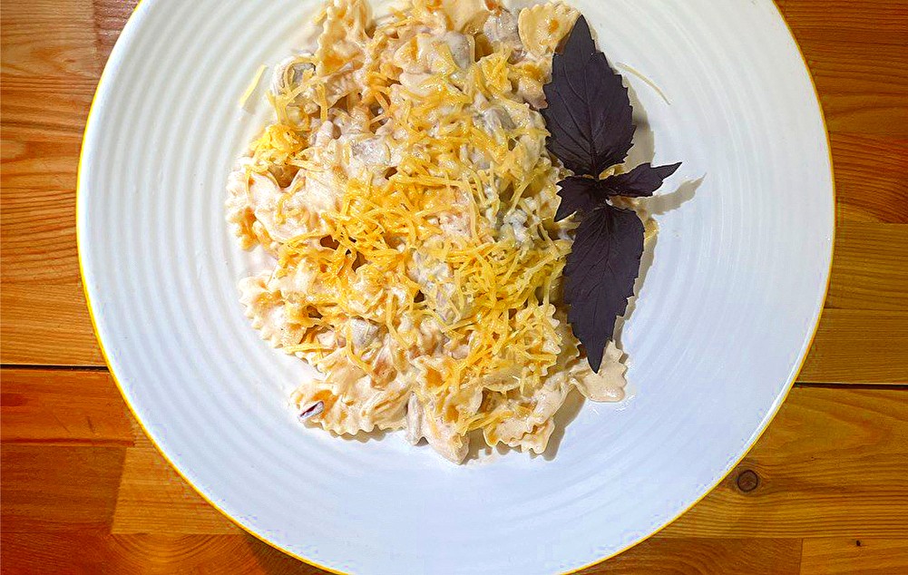 Паста с грибами и курицей