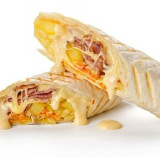 Фри Фрай Ролл с копченой грудинкой и сыром