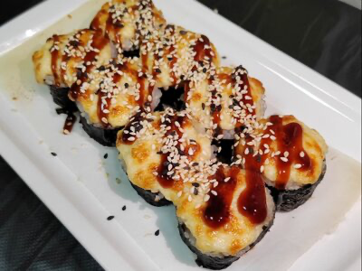 Запеченный ролл с угрем