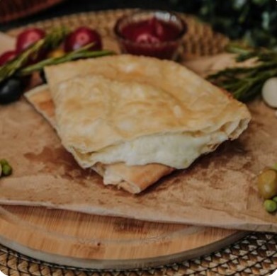Чебурек с моцареллой