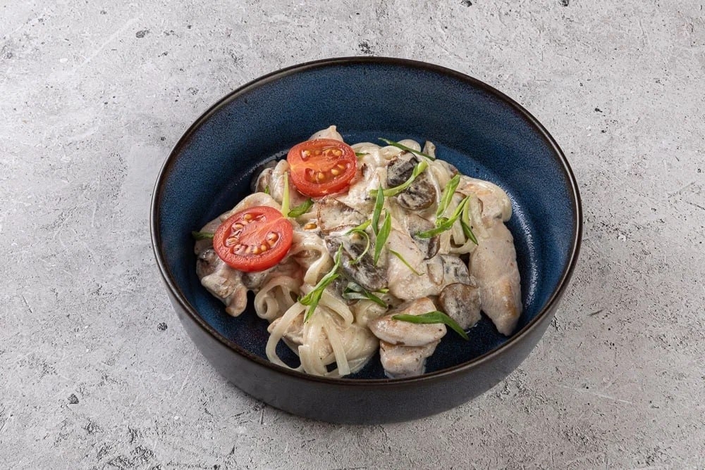 Удон с курицей и грибами