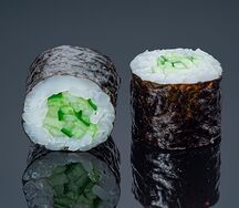 Мини-ролл с огурцом