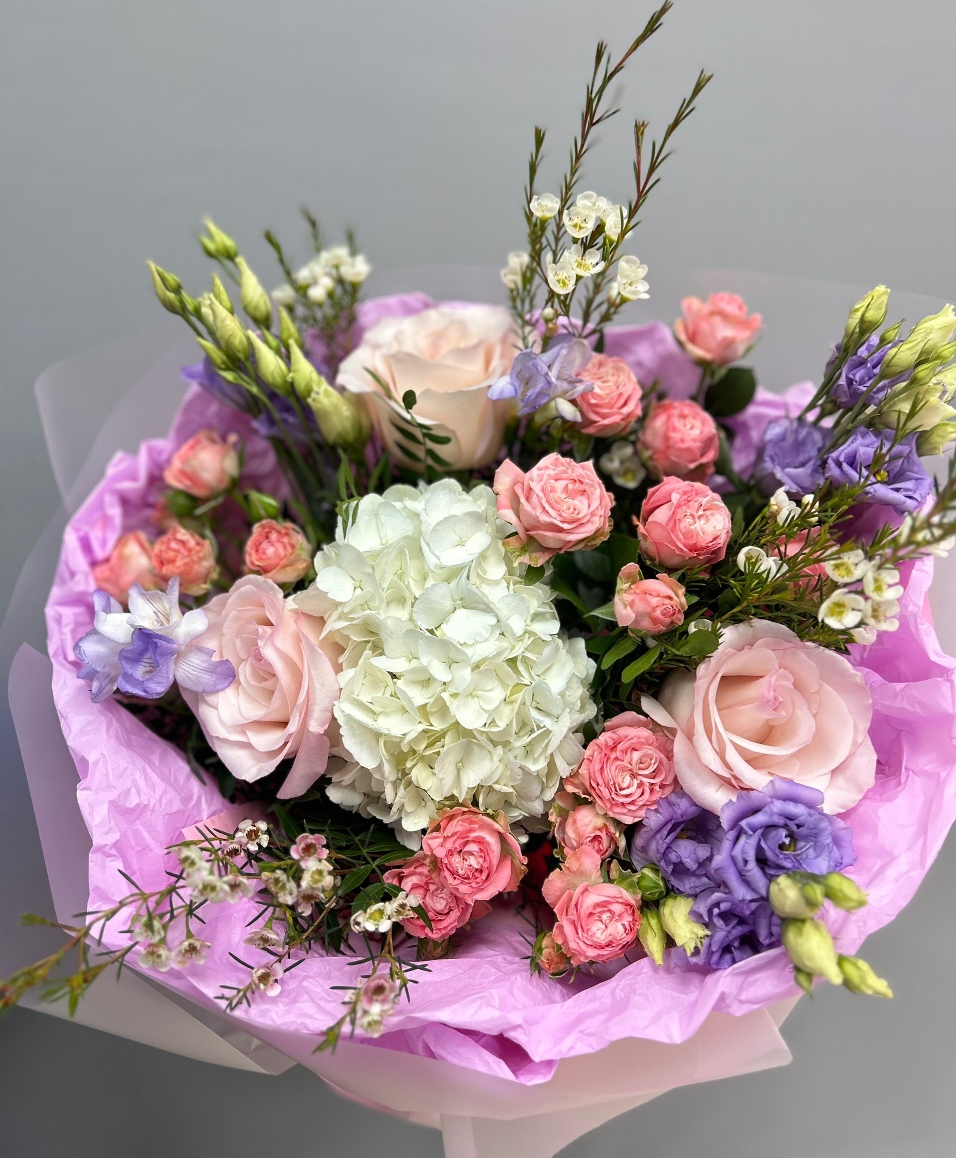 Сборный букет с добавлением экзотических цветов