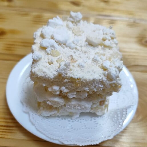 Пирожное Миндальное с малиной