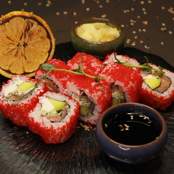 Ролл Калифорния с лососем