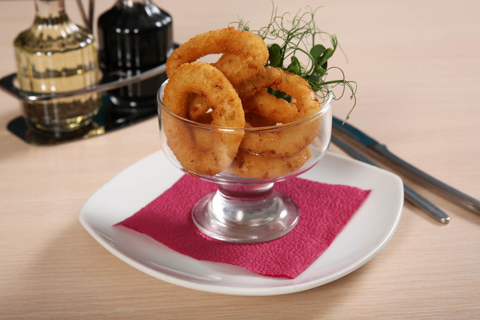 Луковые кольца с чесночным соусом