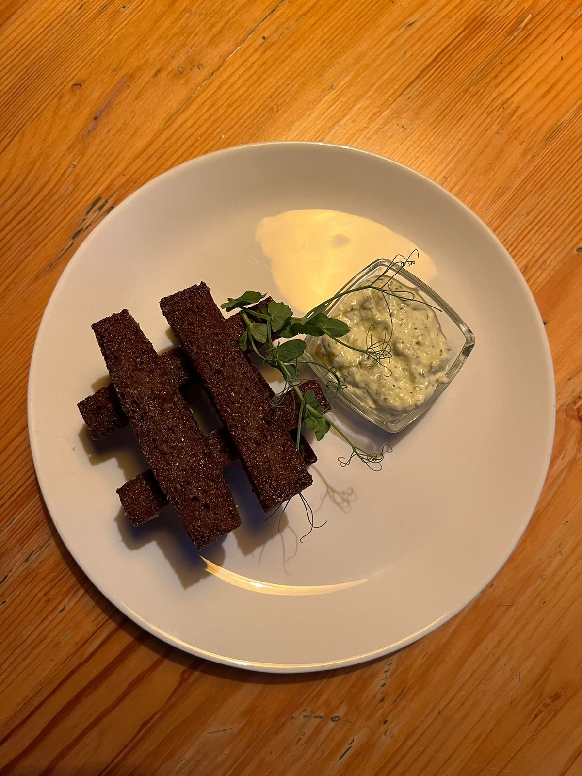 Гренки ржаные с чесноком