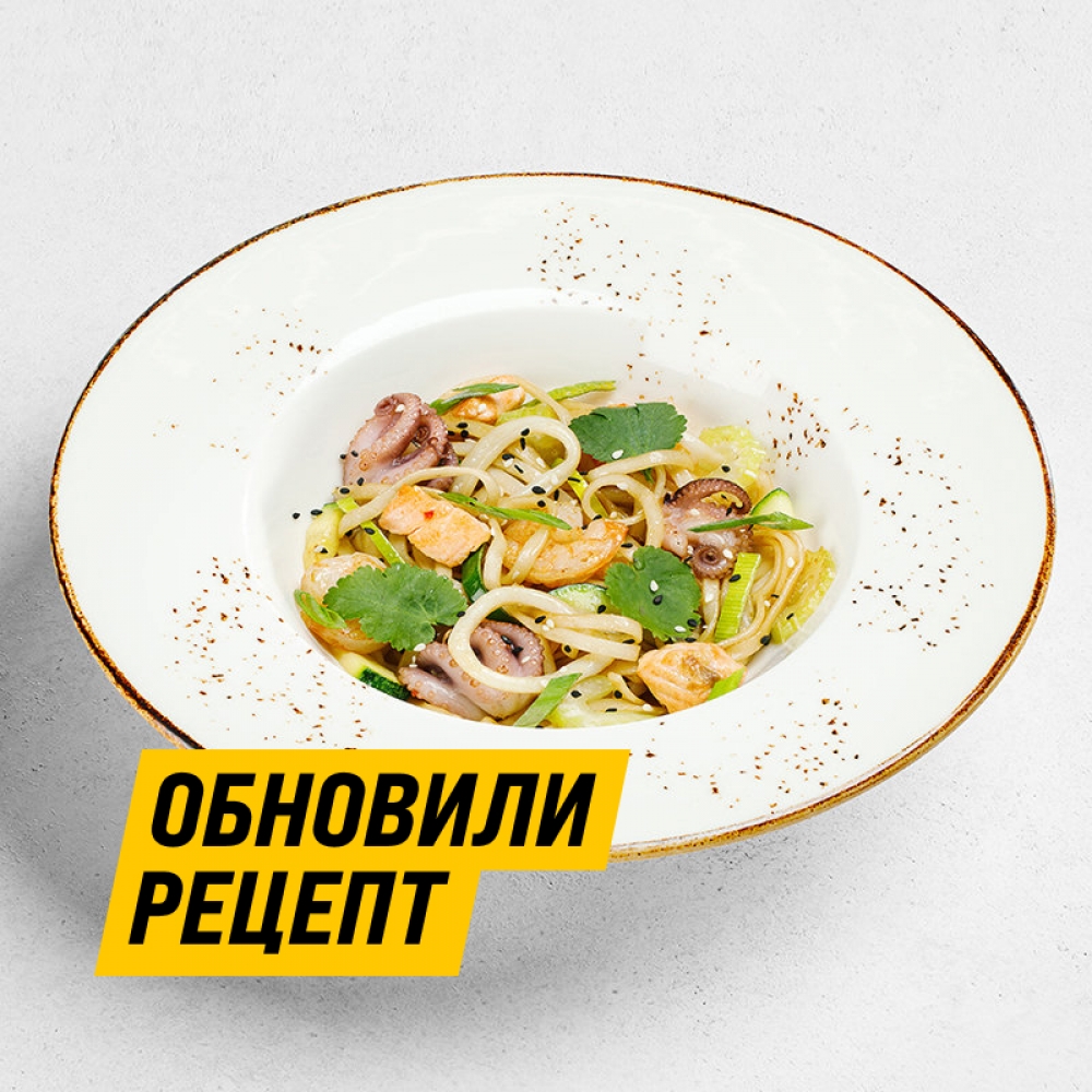 Удон с морепродуктами в устричном соусе 180 гр