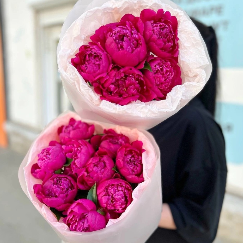 Букет 5 пионов