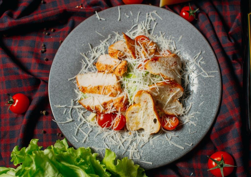 Цезарь с курицей