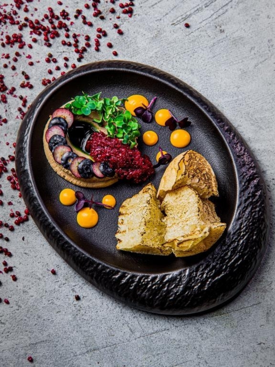 *Паштет из печени индейки с луковым мармеладом и ягодами