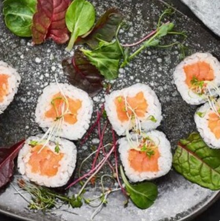 Маки с лососем