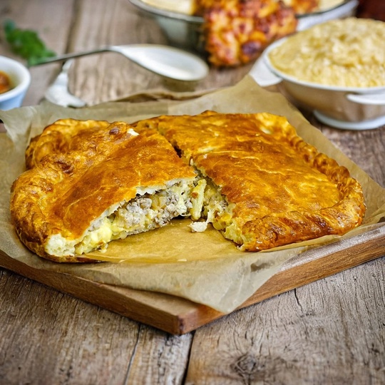 Слоеный с мясом