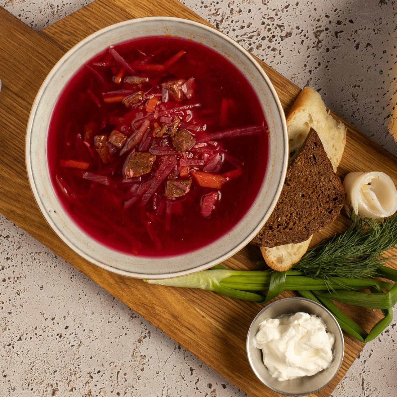 Борщ с салом