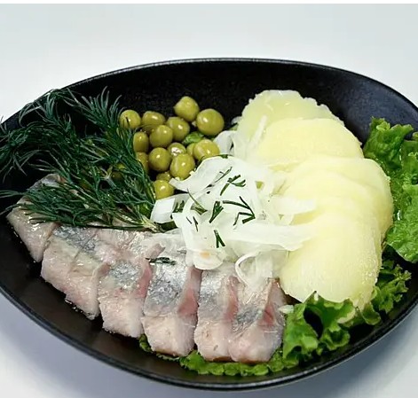 Сельдь с гарниром
