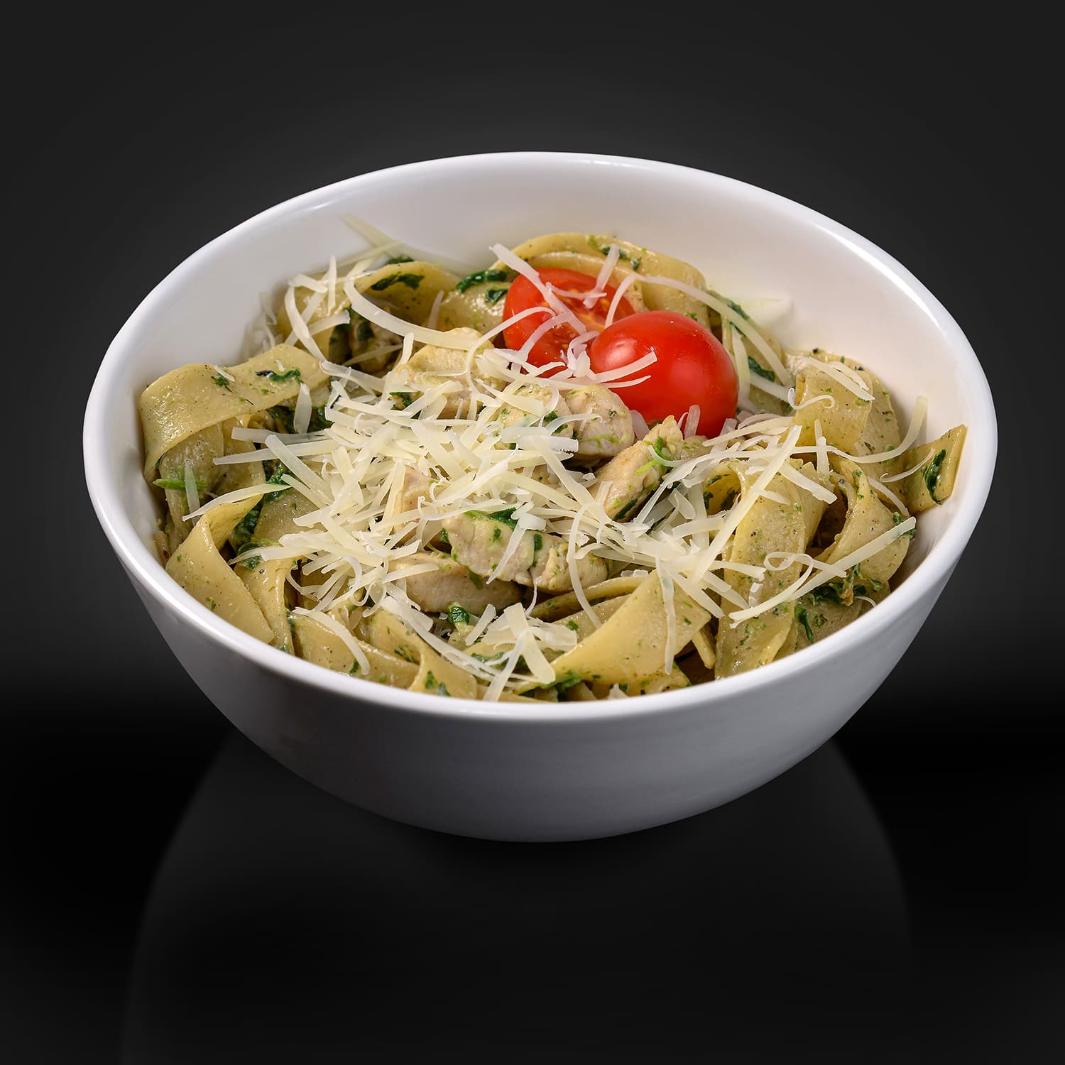 Паста с курицей и шпинатом