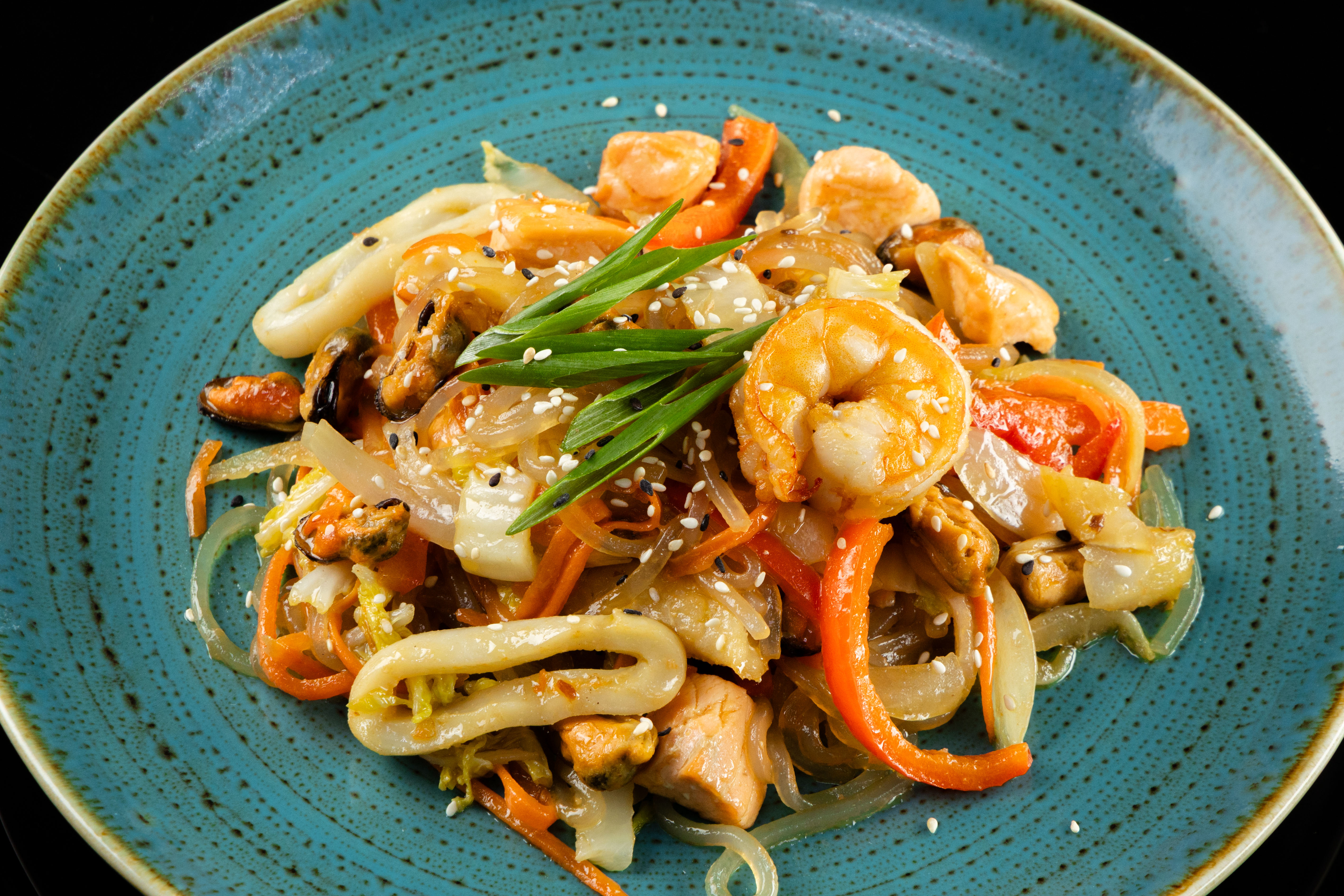 Рисовая лапша с морепродуктами