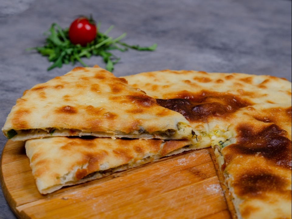 Осетинский пирог с картофелем, грибами