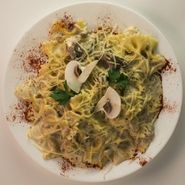 Фарфале со свининой в грибном соусе