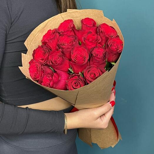 Красные розы 15 шт