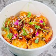 Острый горячий ролл Гребешок-Лосось