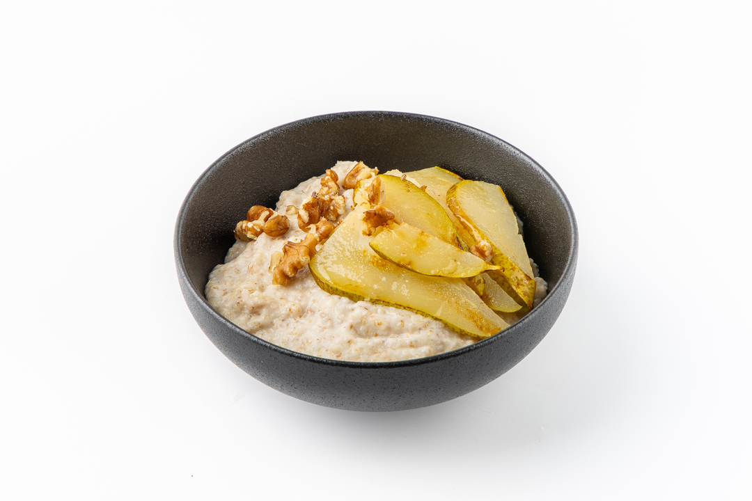 Каша мультизлаковая с печёной грушей и грецким орехом