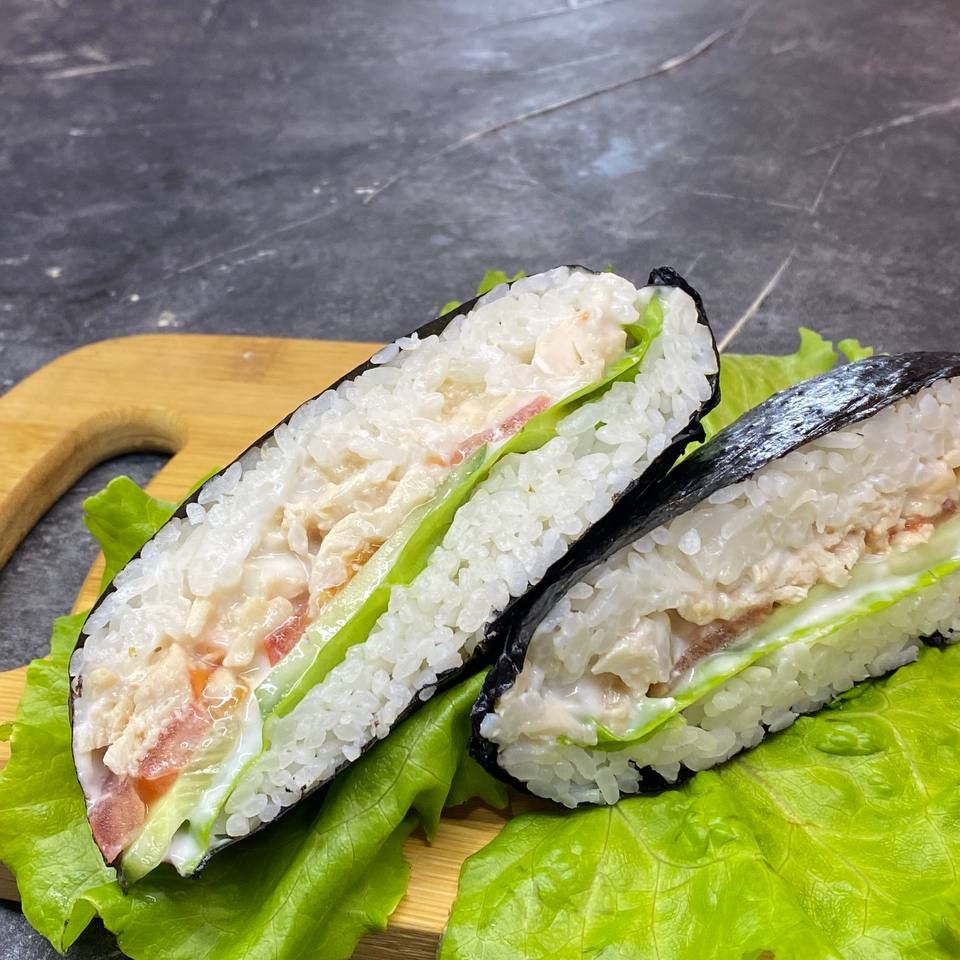 Онигири с курицей