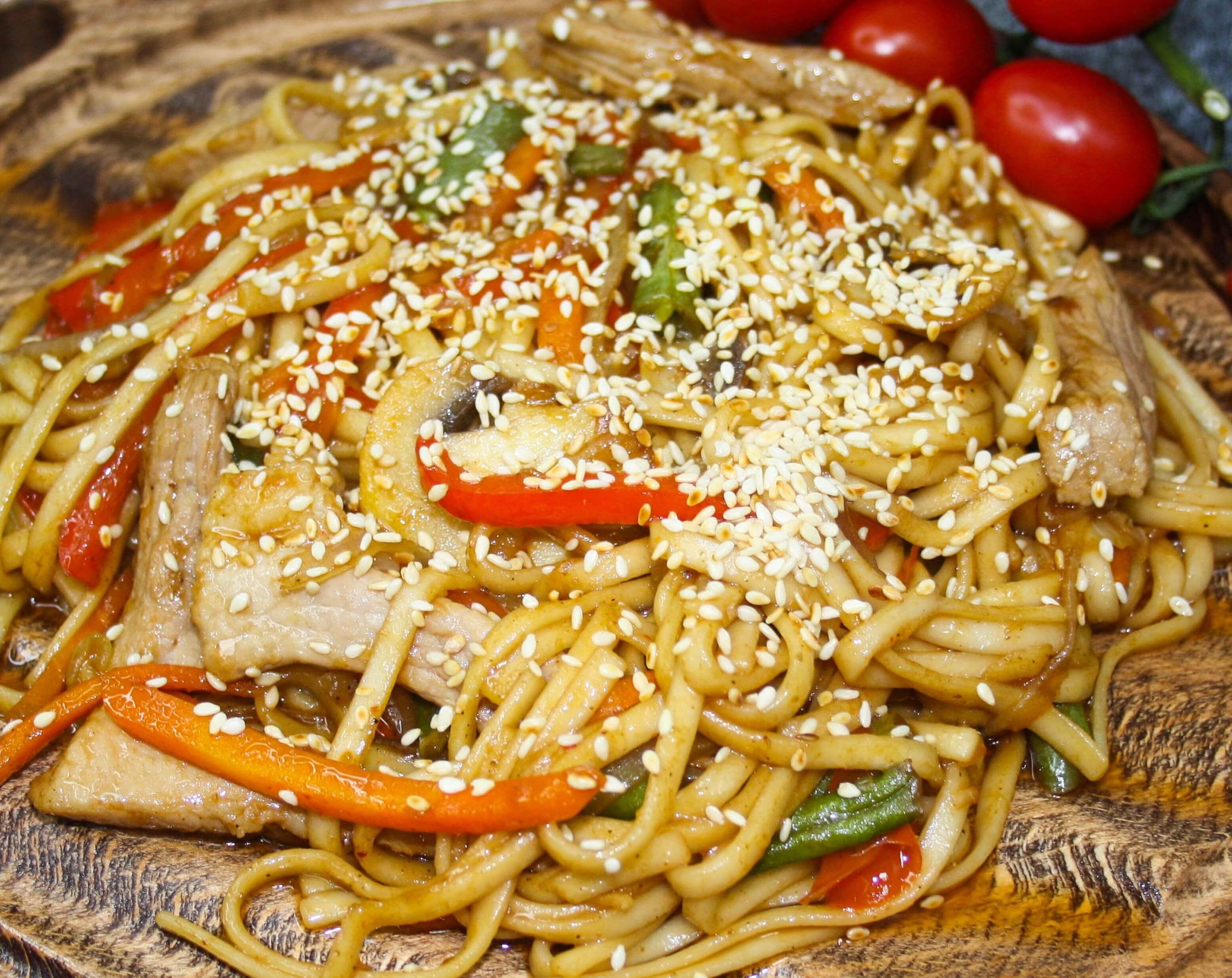 WOK со свининой в кисло-сладком соусе