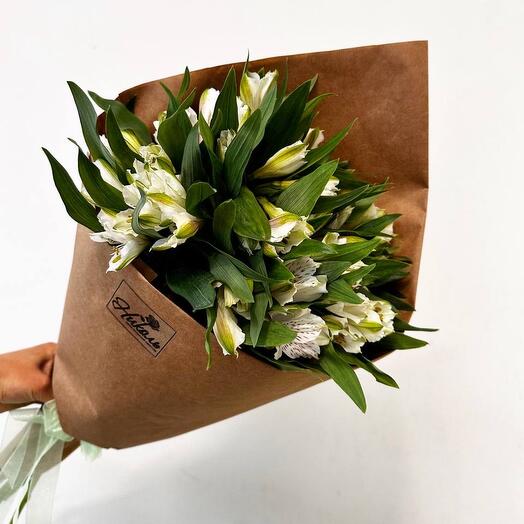 Букет «Очаровала» из альстромерий 7