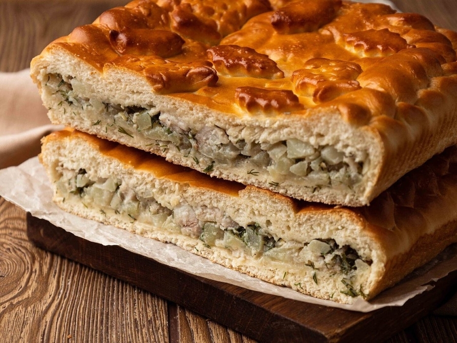 Пирог с муксуном и картофелем на дрожжевом тесте 1кг