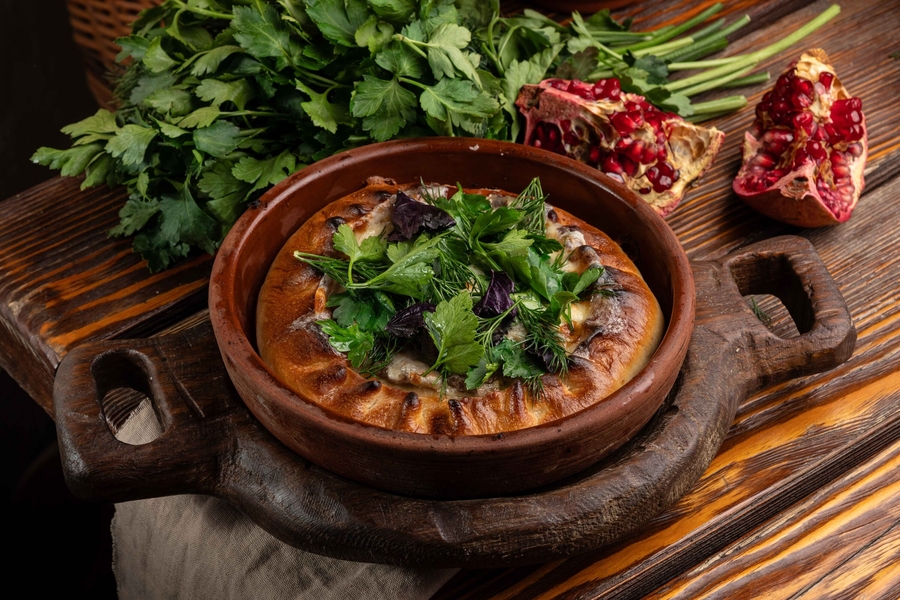 Кудбари с фаршем, сыром «Сулугуни» и зеленью