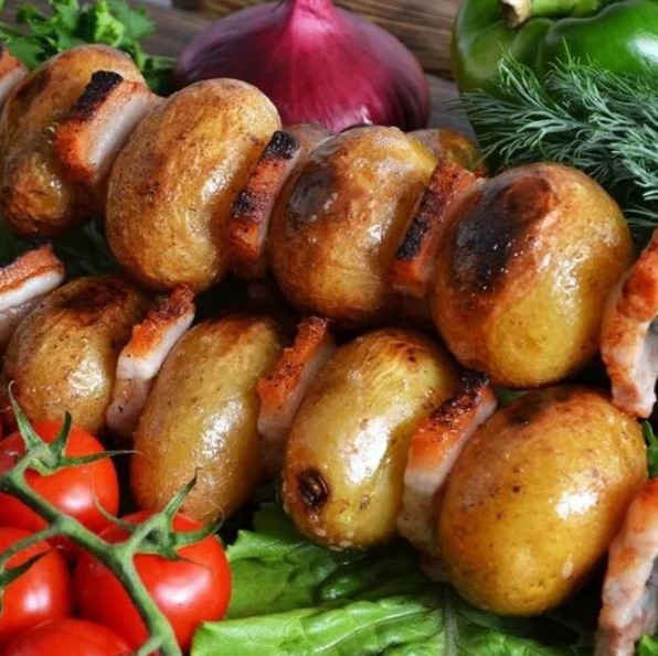 Картофель запеченный с салом